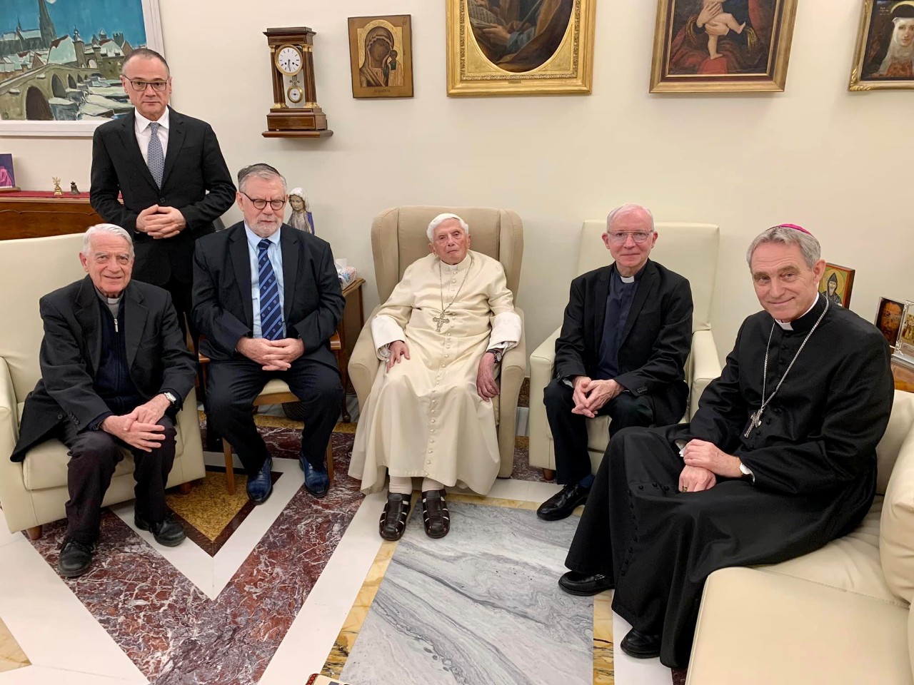 ENCUENTRO DE LOS GANADORES DEL PREMIO RATZINGER 2022 CON BENEDICTO XVI